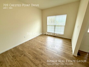 709 Crested Pt Dr in Eureka, MO - Building Photo - Building Photo