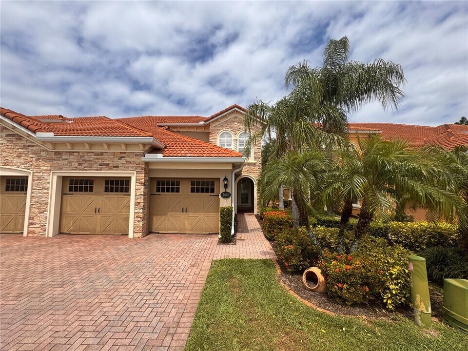 9040 Della Scala Cir in Orlando, FL - Building Photo