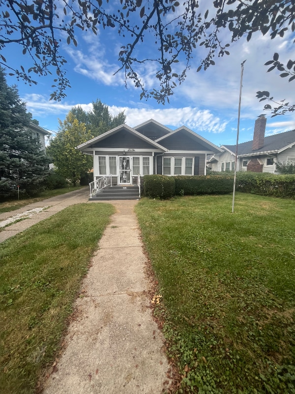 property at 2118 Elm St