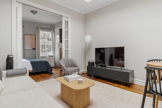 118 Christopher St, Unit FL5-ID1826 in New York, NY - Building Photo - Building Photo