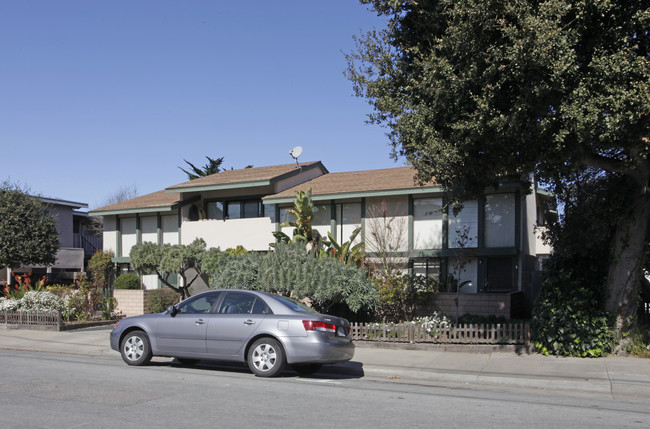 1143 4th St in Monterey, CA - Foto de edificio - Building Photo