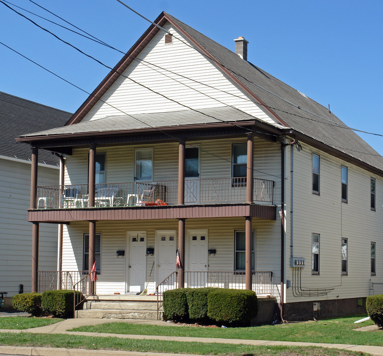 641-643 Boulevard Ave in Dickson City, PA - Building Photo