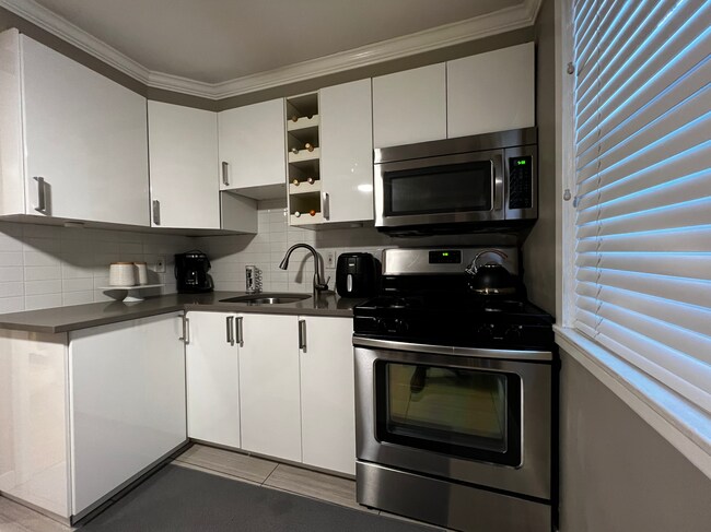 517 Brooklawn Ave in Roselle, NJ - Building Photo - Building Photo