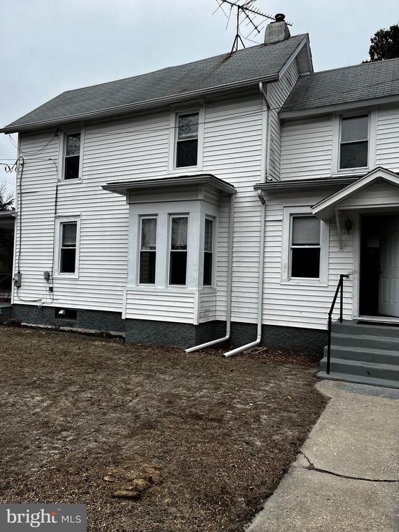 property at 131 N 2nd St