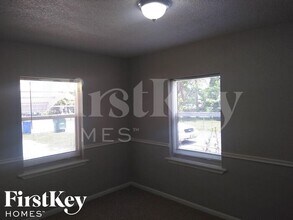 1917 SW 28th Way in Fort Lauderdale, FL - Foto de edificio - Building Photo