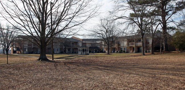 Heritage Court Apartments in Clayton, NC - Building Photo - Building Photo