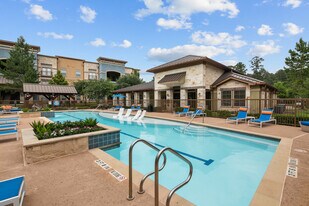 The Loop in Conroe, TX - Building Photo