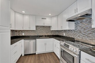 6666 Brookmont Terrace in Nashville, TN - Building Photo - Building Photo