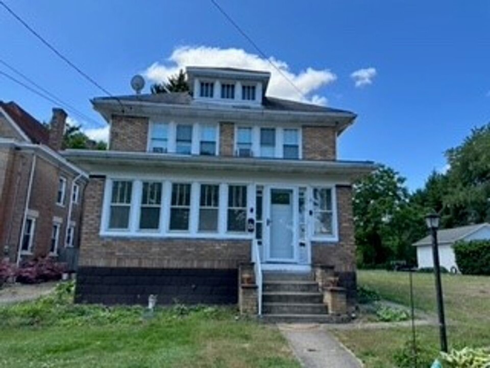 9 Camden Pl in Parkersburg, WV - Building Photo