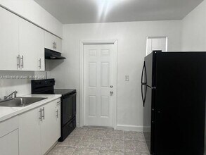 5700 NW 5th Ave in Miami, FL - Building Photo - Building Photo