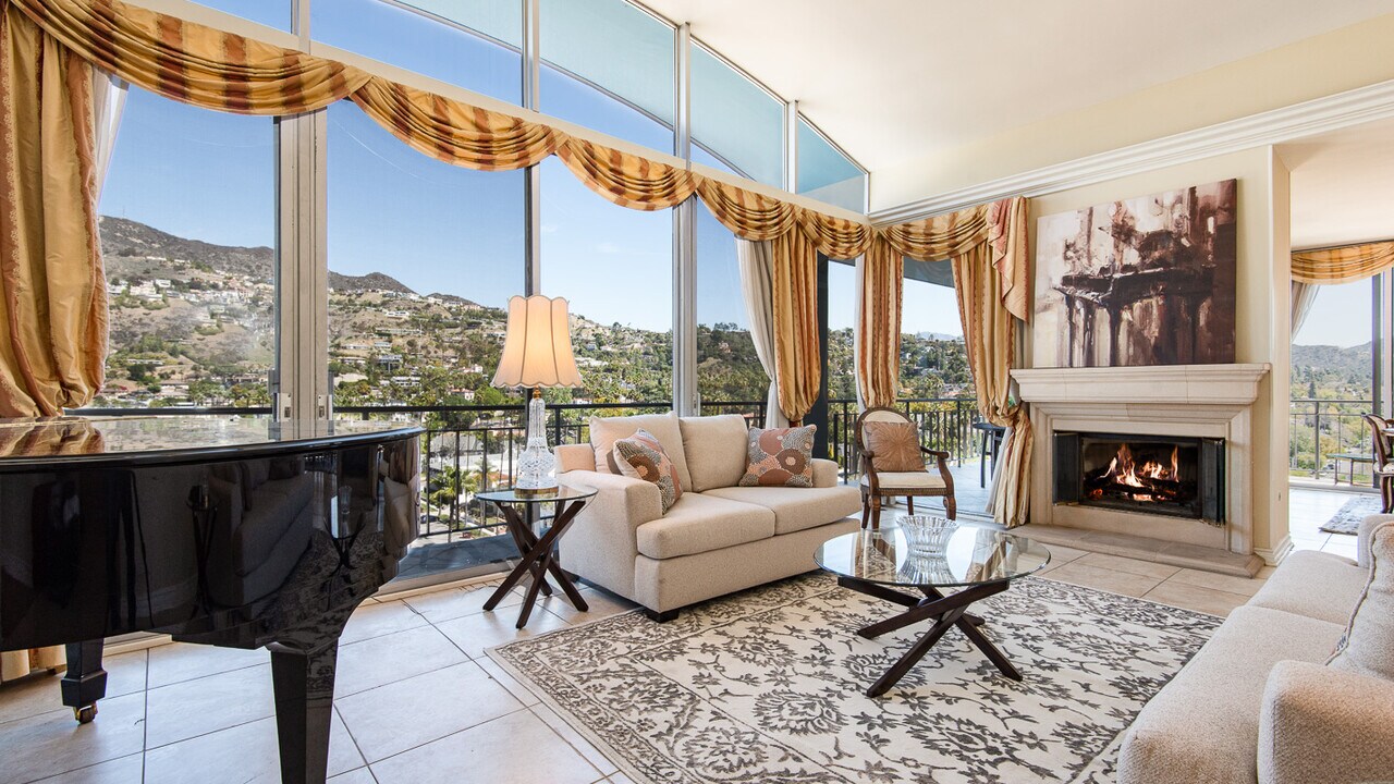 1155 N Brand Blvd, Unit Penthouse #1101 in Glendale, CA - Foto de edificio