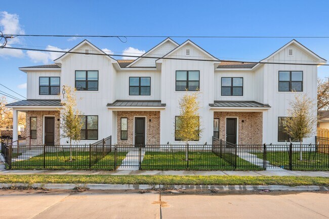 212 Tee Dr in Bryan, TX - Building Photo - Building Photo