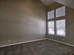 1900 68th Ave in Greeley, CO - Foto de edificio - Building Photo