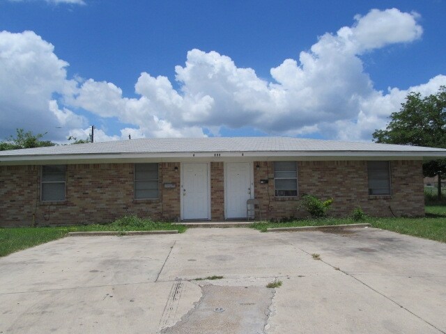 800-812 Pecan Cir in Killeen, TX - Building Photo