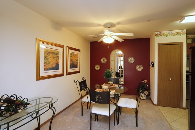 Chandana Pointe Apartments in Valparaiso, IN - Building Photo - Interior Photo