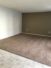 2501 N Alafaya Trail in Orlando, FL - Building Photo - Building Photo