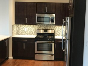 186 Broadway-Unit -301 in Bayonne, NJ - Building Photo - Building Photo