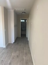 14713 Walters St in Eastvale, CA - Foto de edificio - Building Photo