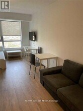 1800 Simcoe St N in Oshawa, ON - Building Photo - Building Photo