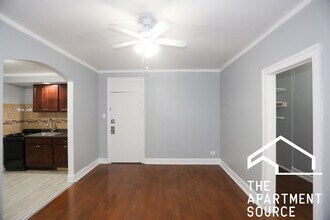 6930 N Greenview Ave in Chicago, IL - Building Photo - Building Photo