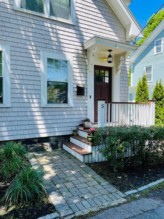 5 Abbot Ct Rentals in Marblehead, MA