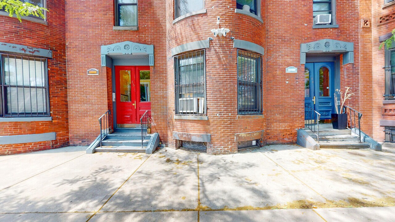 88 Hammond St, Unit 8 in Boston, MA - Building Photo