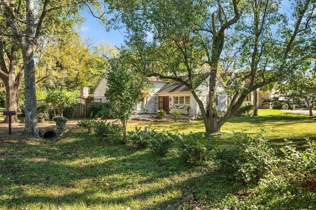 201 Brookfield Ave in Nashville, TN - Foto de edificio - Building Photo