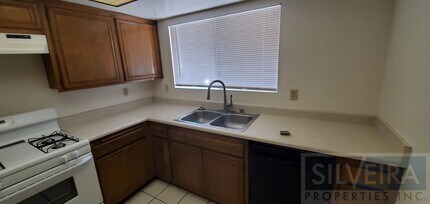 1738 Lynne Dr in Santa Maria, CA - Building Photo - Building Photo