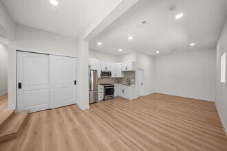 2333 Ridge View Dr in San Diego, CA - Building Photo - Building Photo