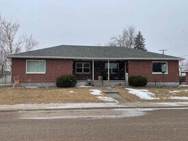 2 35th St N in Great Falls, MT - Building Photo