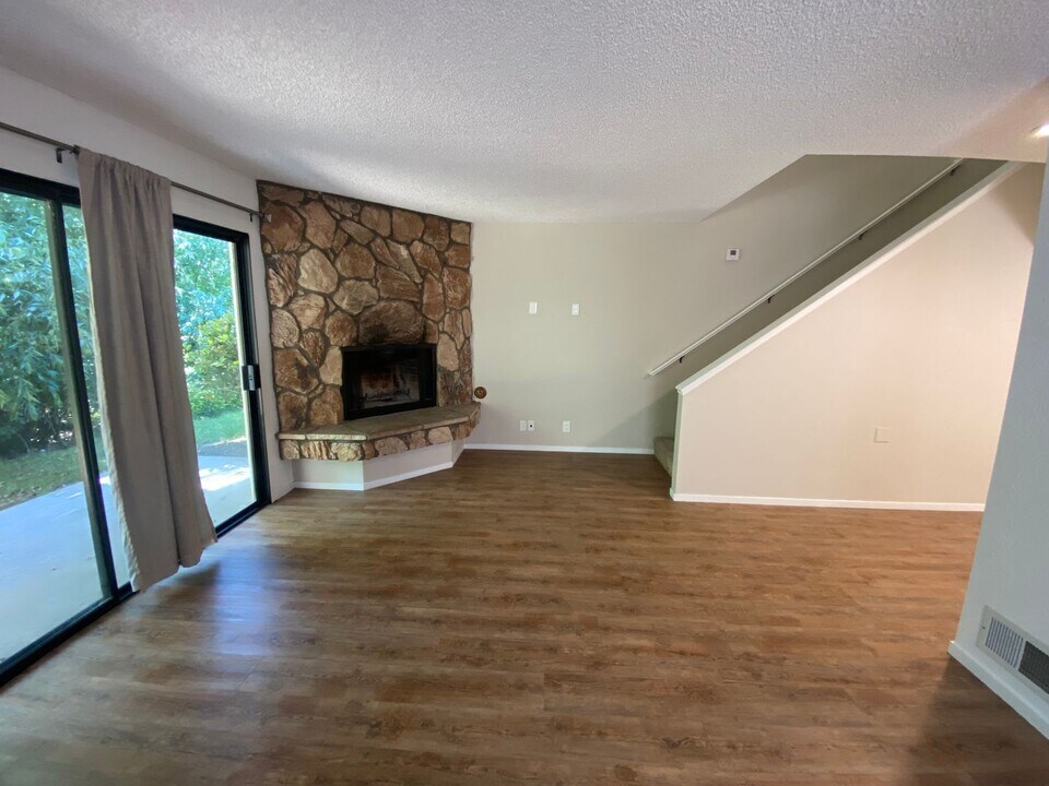 16 Green Ct in Paso Robles, CA - Building Photo