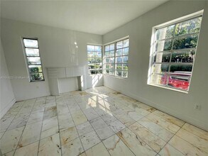 801 8th St in Miami Beach, FL - Building Photo - Building Photo