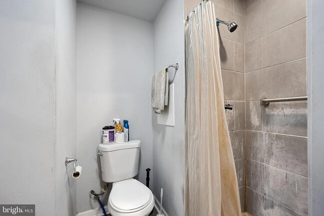 1610 Dyre St, Unit SRO-2F in Philadelphia, PA - Building Photo - Building Photo