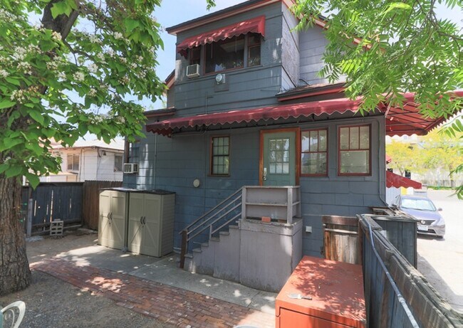 30 W 10th St in Reno, NV - Foto de edificio - Building Photo