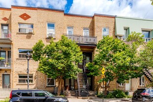 933 Agnès Rue in Montréal, QC - Building Photo