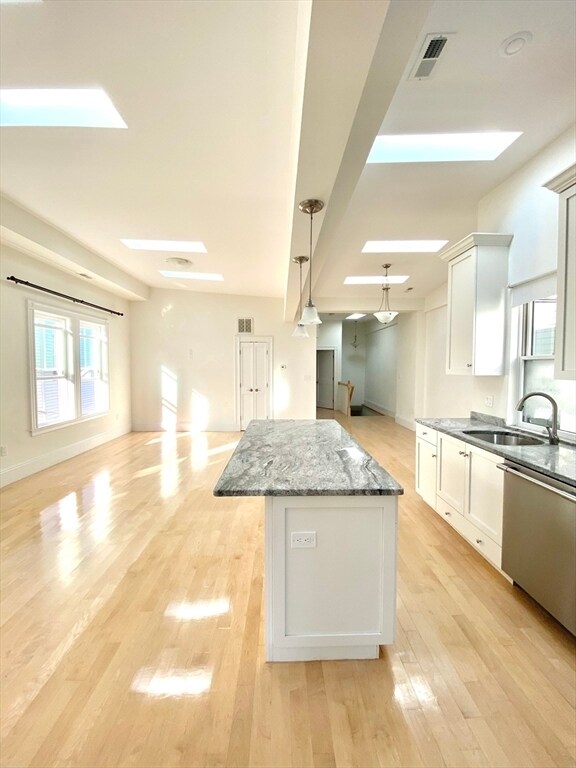 24 Hall St in Somerville, MA - Building Photo - Building Photo