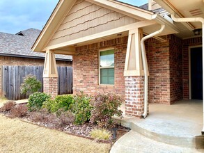 8613 SW 36 Terrace in Oklahoma City, OK - Building Photo - Building Photo