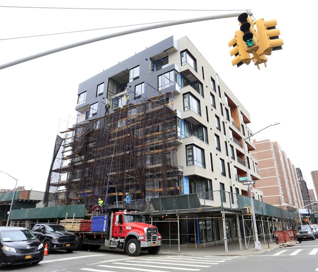 221 E 138th St in Bronx, NY - Building Photo - Building Photo