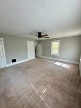 140 N 9th St, Unit 140 in Indiana, PA - Foto de edificio - Building Photo