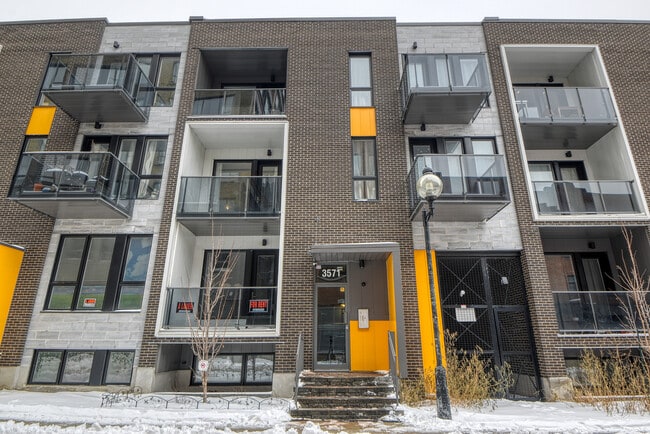3571 Rue Saint-Dominique in Montréal, QC - Building Photo - Building Photo