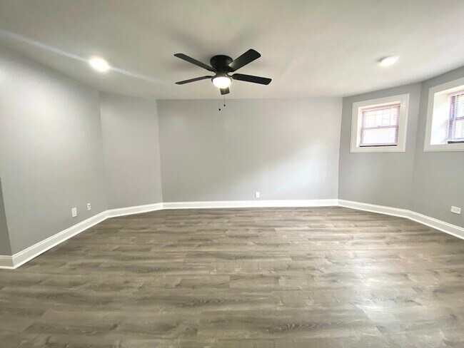 908 W Montrose Ave in Chicago, IL - Building Photo - Building Photo