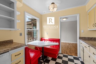 918 Grant Ave in Medford, OR - Building Photo - Building Photo