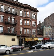 6000 Bergenline Ave in West New York, NJ - Foto de edificio - Building Photo