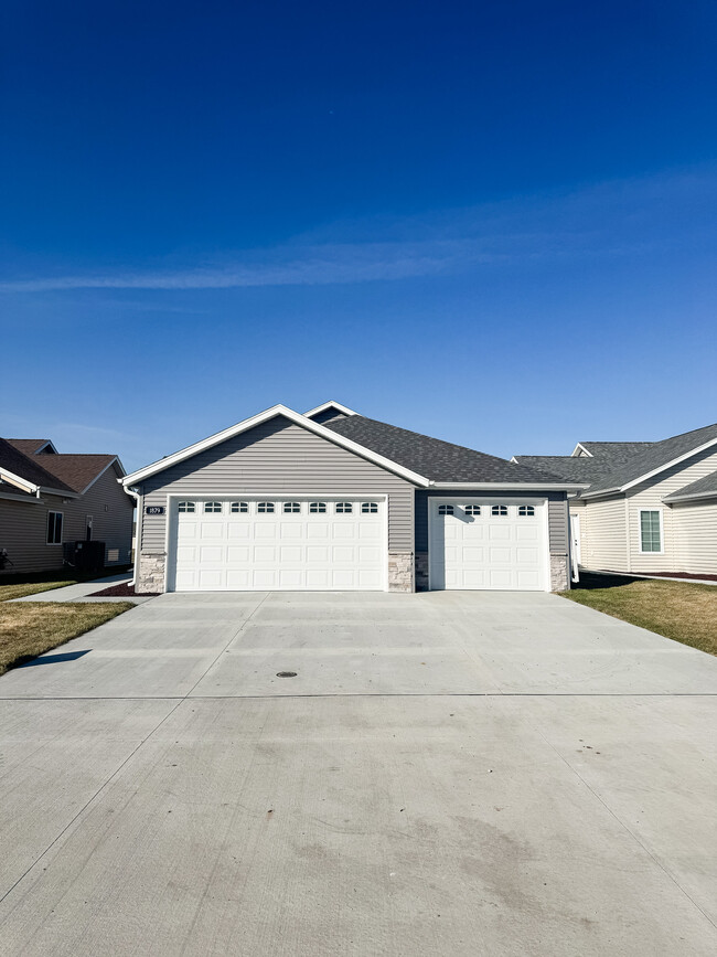 Legacy Park Homes in Fargo, ND - Building Photo - Building Photo