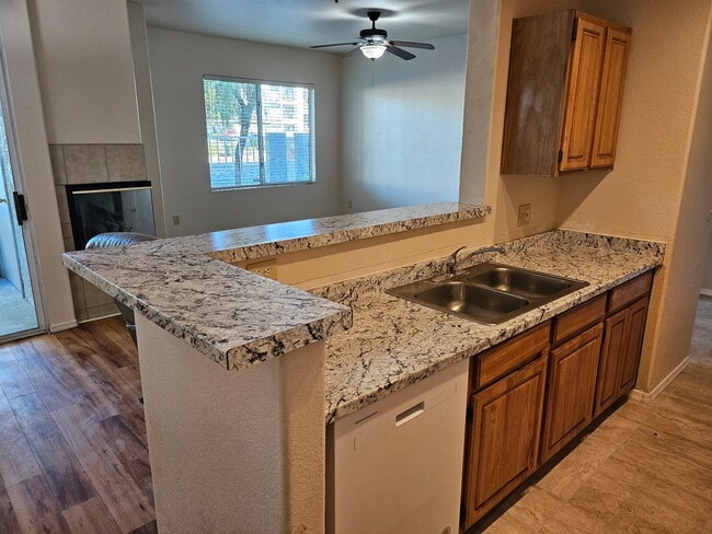 property at 2929 W Yorkshire Dr