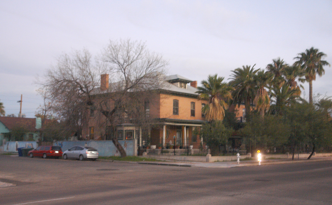 505 S 6th Ave in Tucson, AZ - Foto de edificio