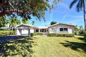 5736 NE 17th Ave in Fort Lauderdale, FL - Building Photo