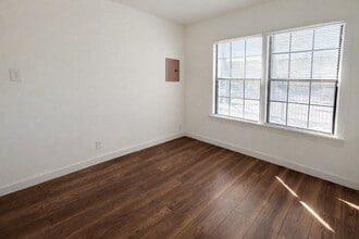 1411 Lamar St in San Antonio, TX - Building Photo - Building Photo