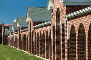 Liberty Crest Apartments in Lorton, VA - Building Photo - Building Photo