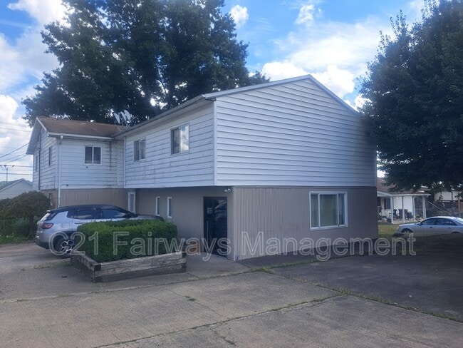 115 N Water St in Masontown, PA - Building Photo - Building Photo